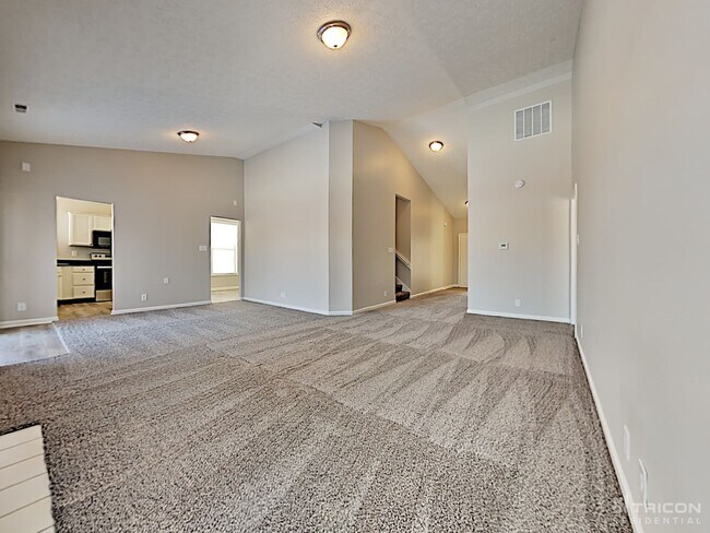 Building Photo - 526 Alton Dr