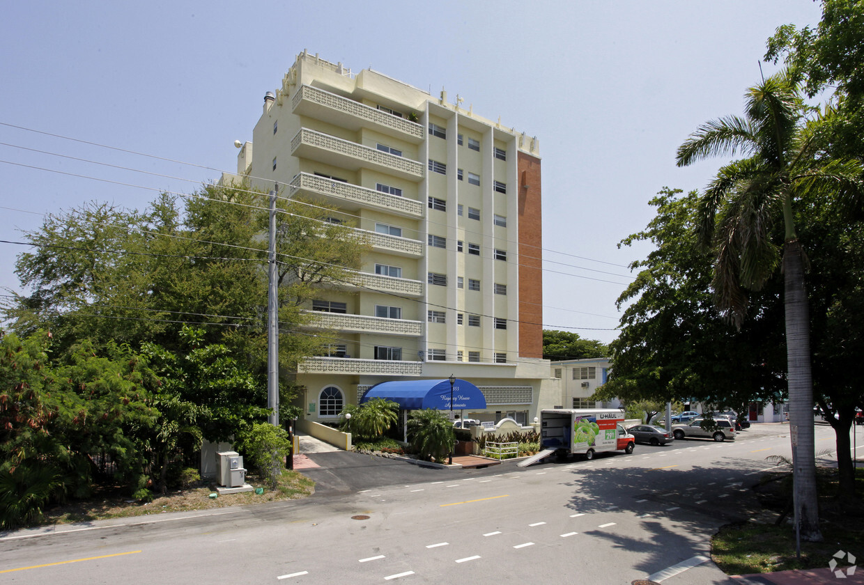 Regency House - Regency House Apartments