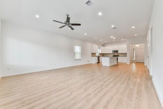 Building Photo - 3914 Sugardale St