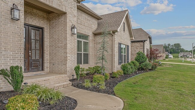Building Photo - Rare Executive Rental in Desirable South J...