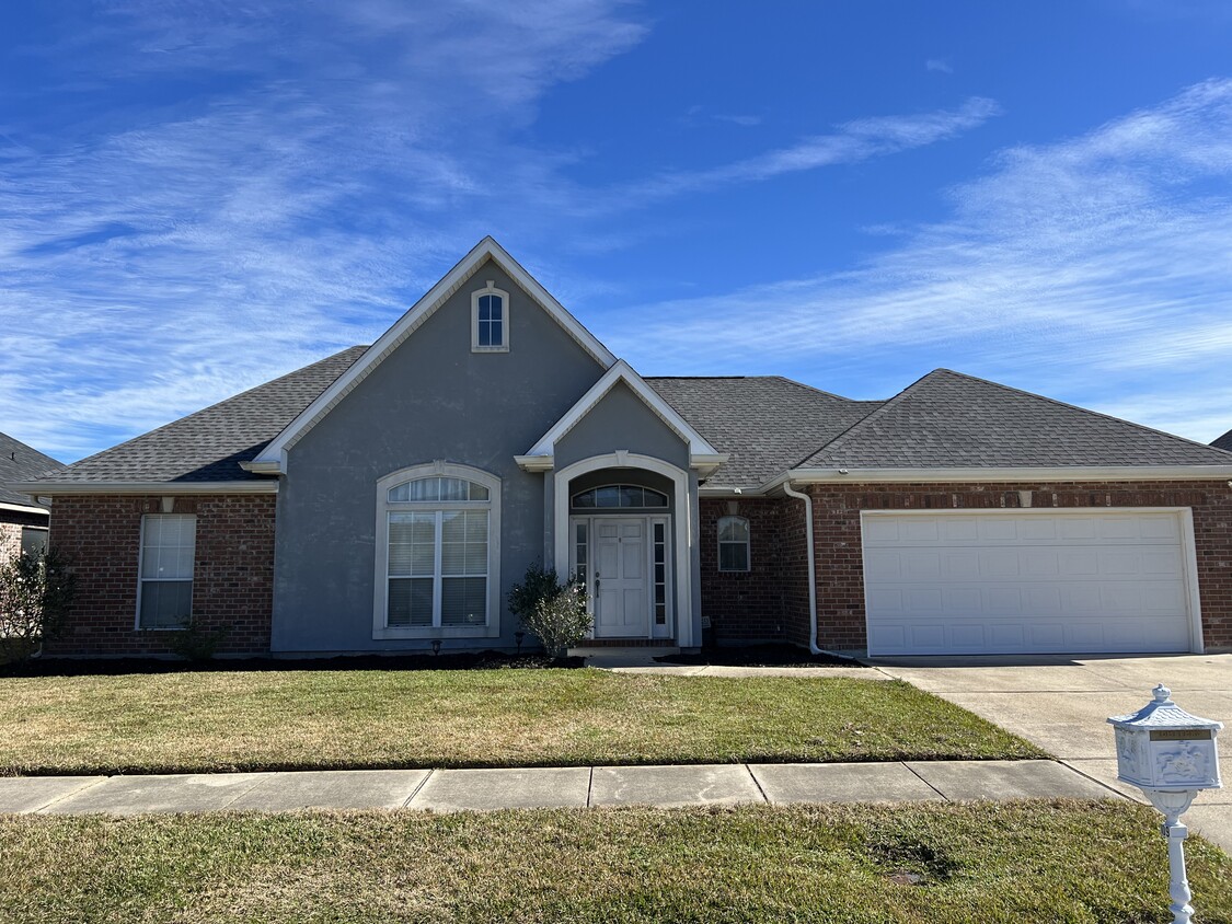 Primary Photo - 109 Allison Dr