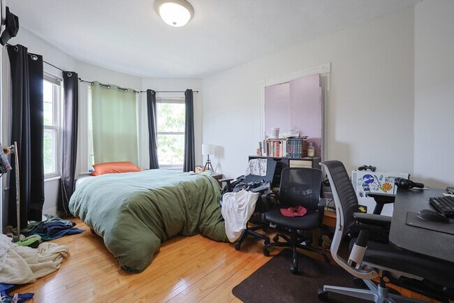 Foto del edificio - 157 Murdock St