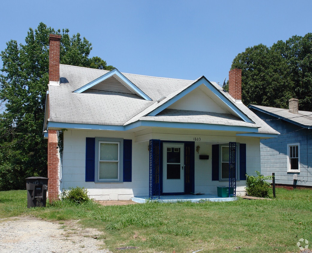 Primary Photo - 1803 Welborn St