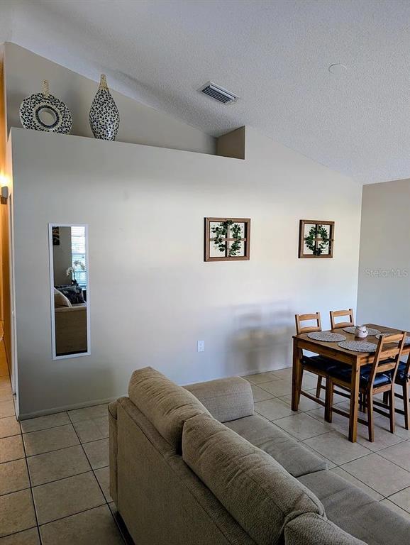 Foto del edificio - 1083 Snead Ave