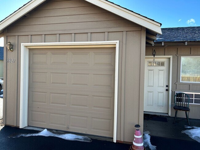 Building Photo - 1 Bedroom / 1 Bathroom Single Level Cottage in Redmond