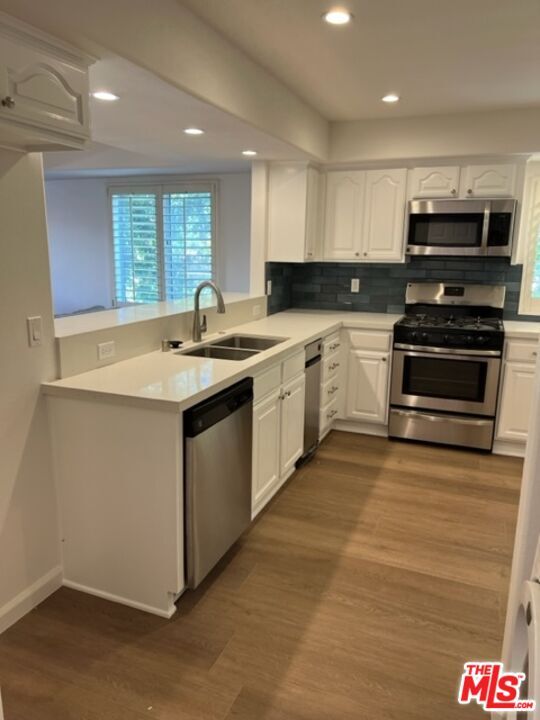Foto del edificio - 10700 Bloomfield St