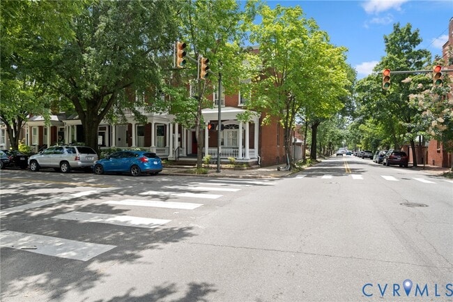 Foto del edificio - 1527 Grove Ave
