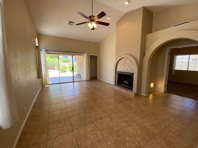 Foto del edificio - Scottsdale 3 bedroom 2 bath single level home