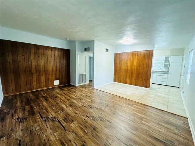 Foto del edificio - 6033 Balboa Dr