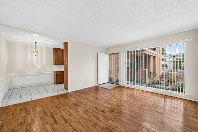 Foto del edificio - 3888 Potomac Ave