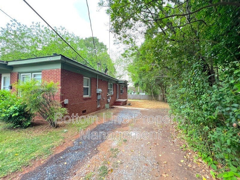 Foto principal - 2831 Parkway Ave