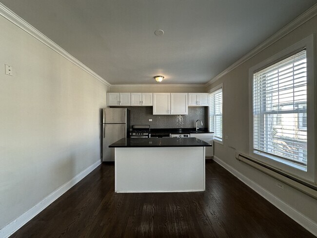 Foto del edificio - 918 Green Bay Rd