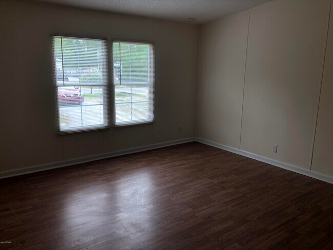 Foto del edificio - 765 Lumbee Rd