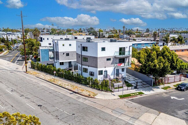 Foto del edificio - 1638 S Longwood Ave