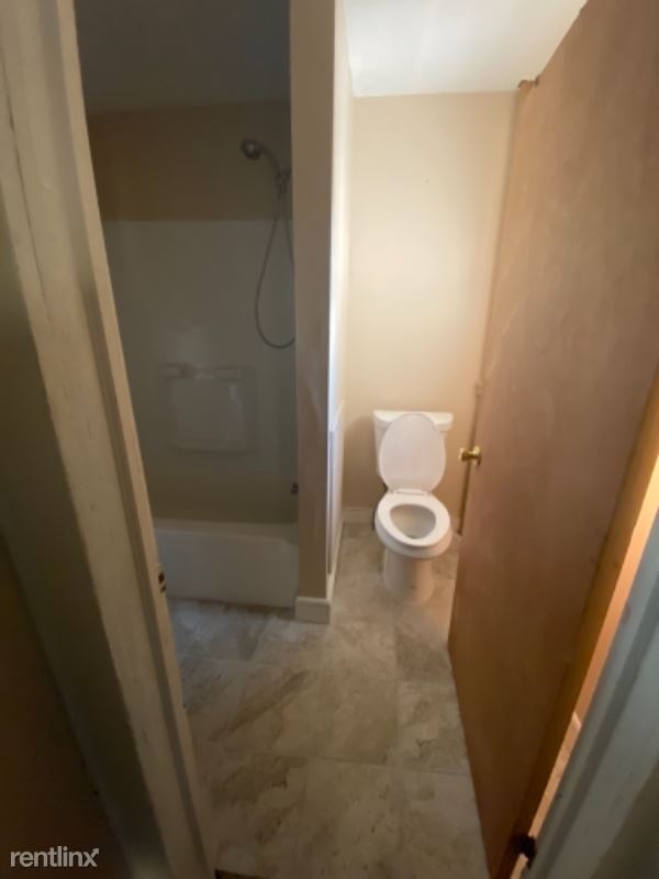 Foto del edificio - 3 br, 1 bath House - 194 Belmont St