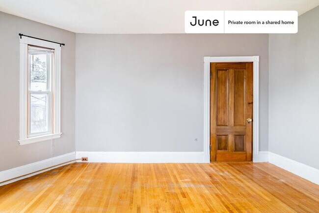 Foto del edificio - Room in Shared 5 bed/1 bath home