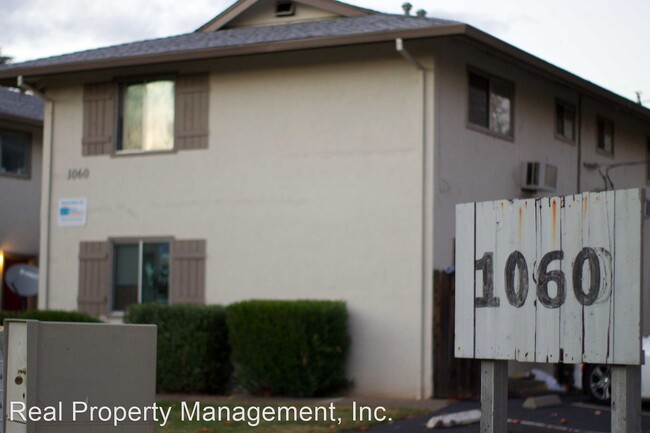 Building Photo - 1060 South St