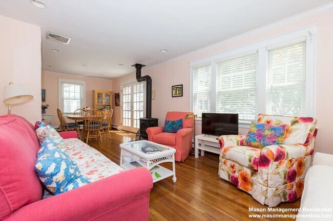 Building Photo - 16A Linden Pl