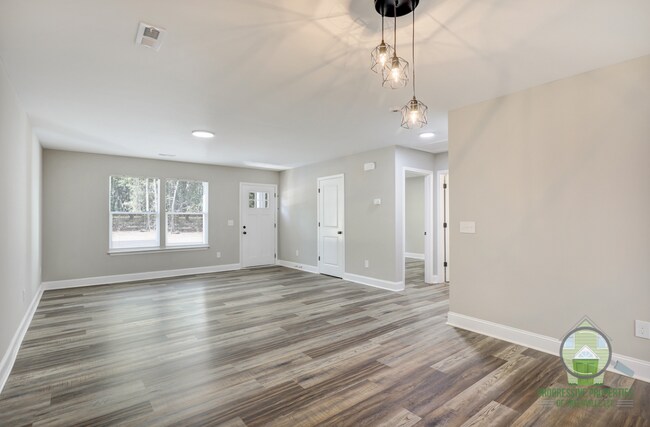 Building Photo - 109 Lyman Lodge Rd