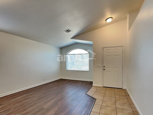 Foto del edificio - 9255 W Brown St