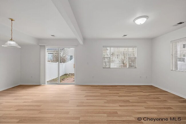 Foto del edificio - 523 W 3rd St