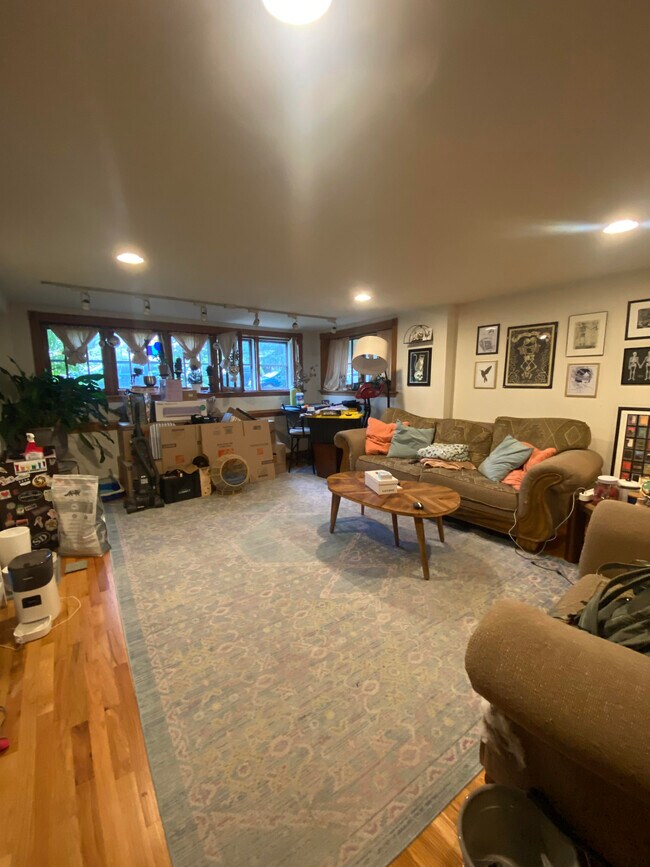 Foto del edificio - 3638 N Keeler Ave