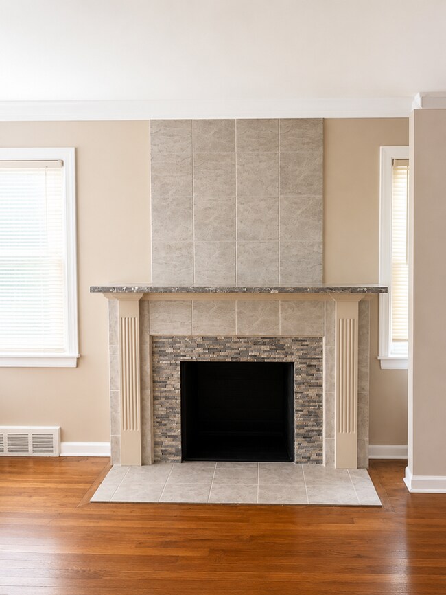 Foto del edificio - Upgraded Westside Bungalow Section 8 Accepted