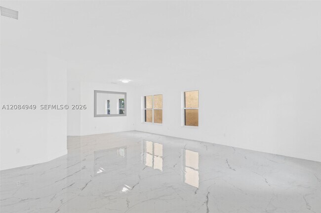 Foto del edificio - 15842 SW 14th St