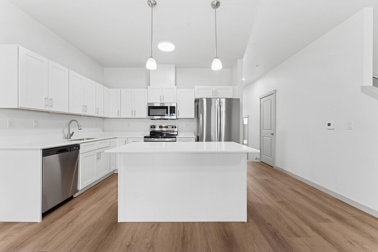 Foto principal - Titan Hill Townhomes