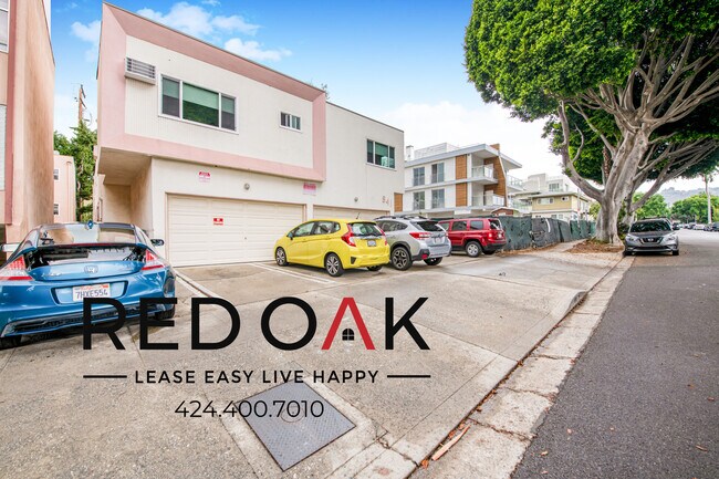 Building Photo - Spacious One Bedroom with Glorious Hardwoo...