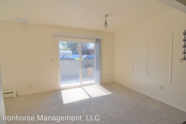 Building Photo - 419 N 16th Ave