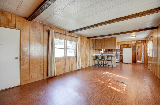 Foto del edificio - 2 bed 2 bath trailer now available