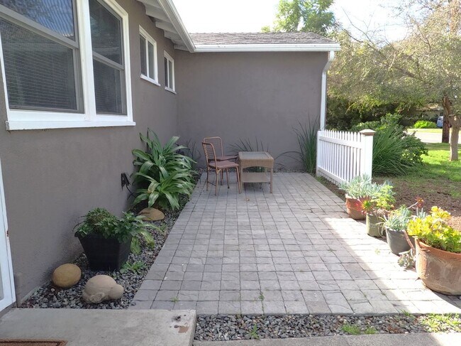 Foto del edificio - 906 S Gilbert St