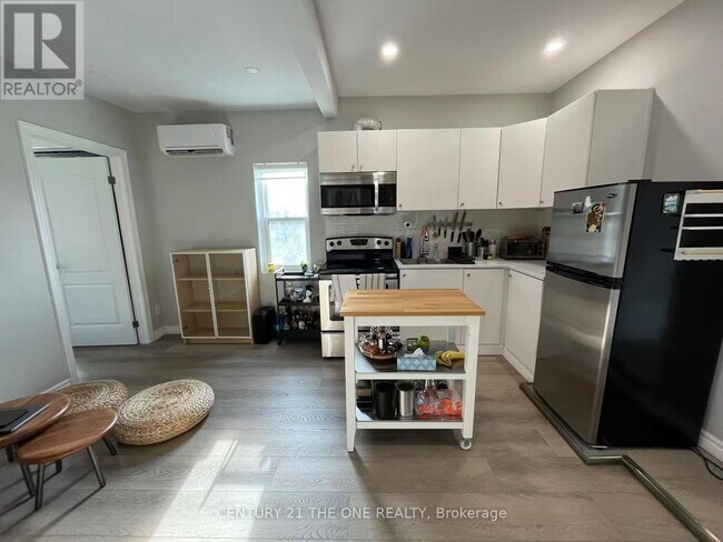 Photo du bâtiment - 850 Carlaw Ave