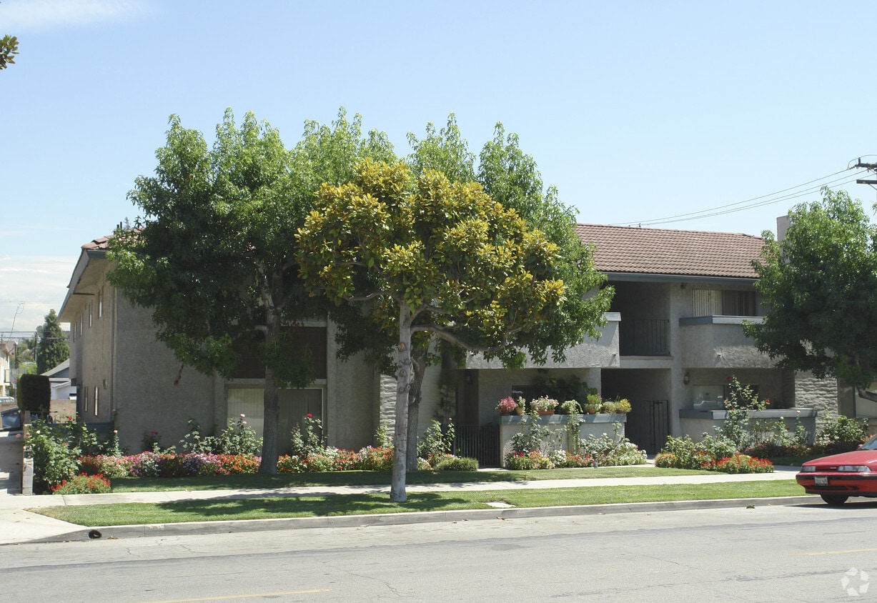 Primary Photo - 22 N Granada Ave