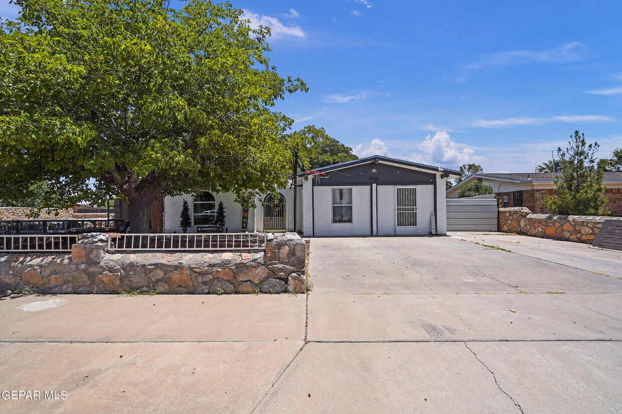 Foto principal - 5536 Longview Dr