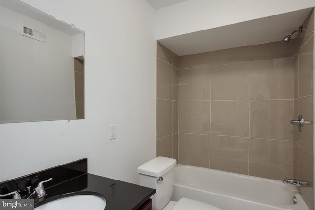 Foto del edificio - 501 S 49th St