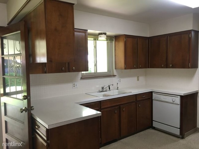 Building Photo - 3 br, 3 bath House - 1325 Luke St