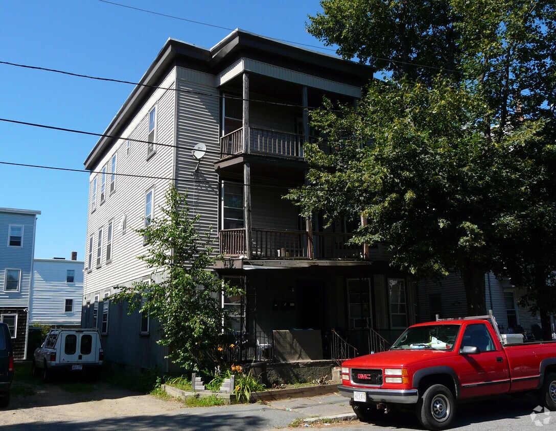 33 Mill St, Beverly, MA 01915 Apartments in Beverly, MA