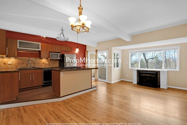 Foto del edificio - Beautiful Two Bedroom Apartment on Rosemon...