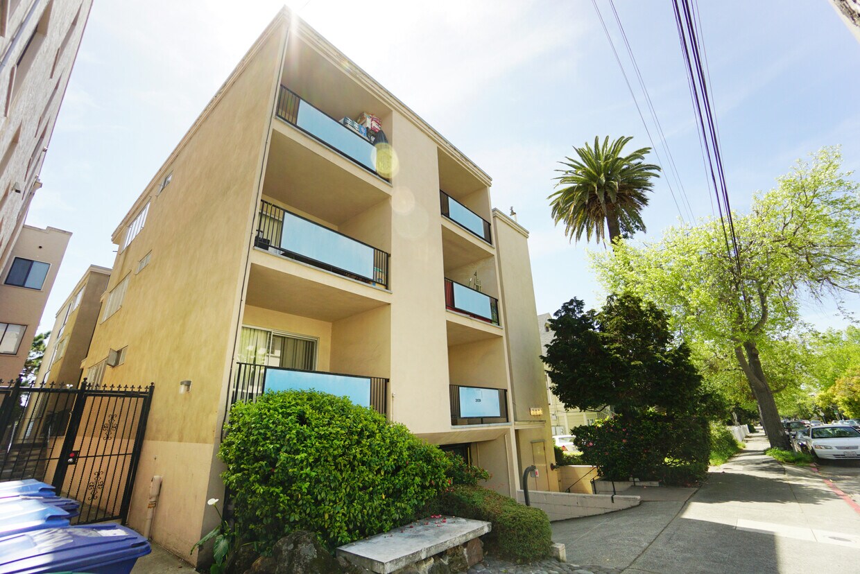 2028 Dwight Way Apartments in Berkeley, CA