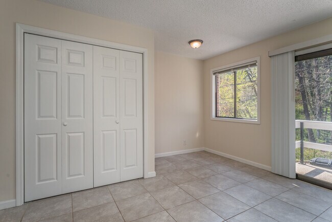 Foto del edificio - 76 Greenville Hwy