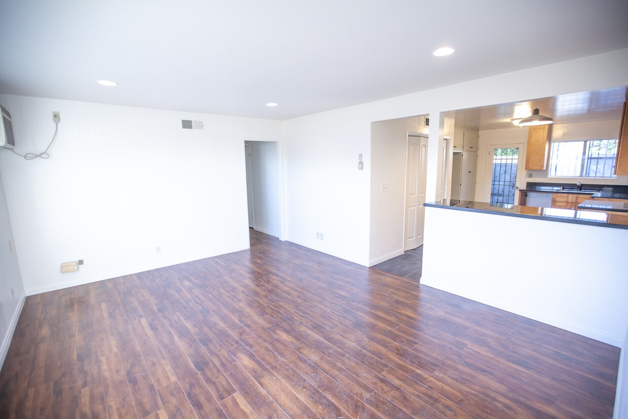 Huge, Open Layout! - 555 S Breed St