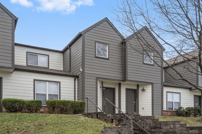Foto del edificio - 1447 E Oakwood Ln