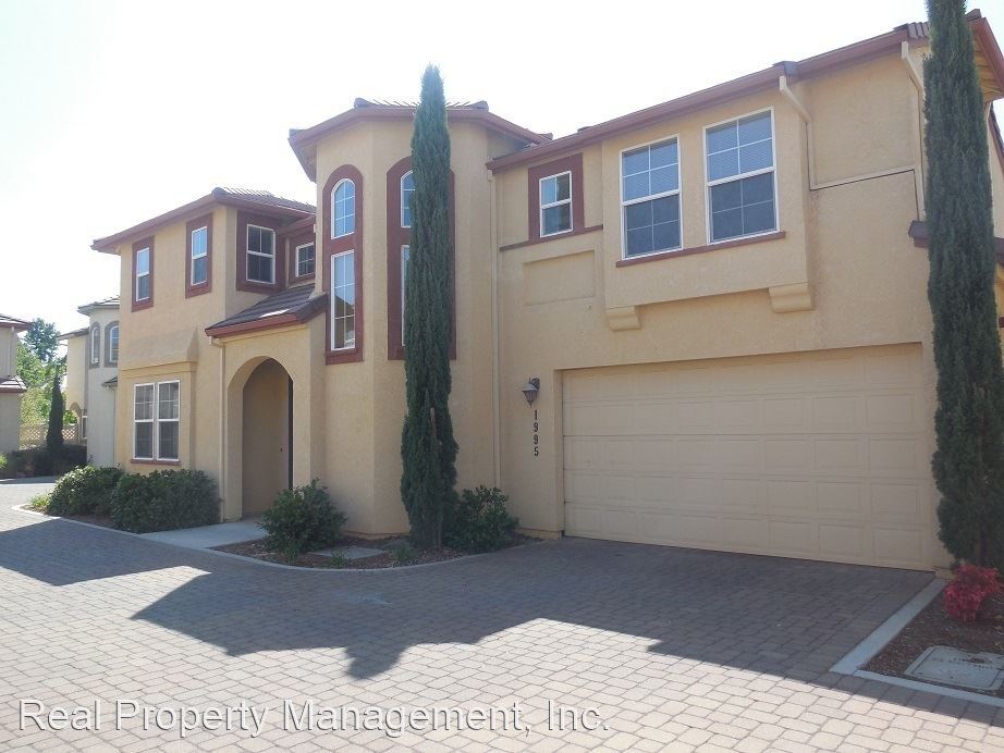 4 br, 2.5 bath House 1995 Salzburg Trail House Rental in Redding