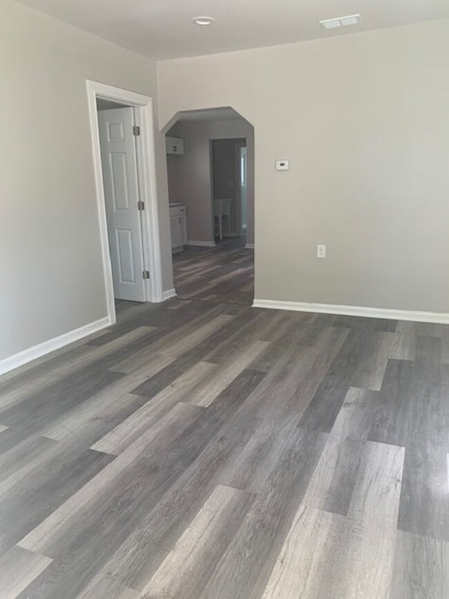 Building Photo - A Charm in Hazel Park