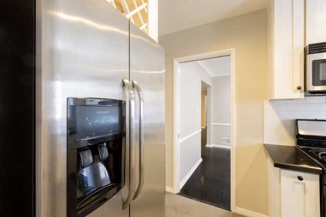 Building Photo - 4737 Orion Ave