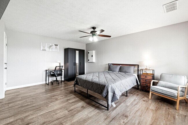 Foto del edificio - 7277 Ashton Ct