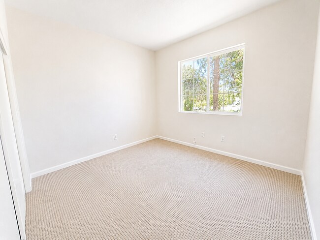 Foto del edificio - Beautiful Single Family 4 Bedroom Now Available!