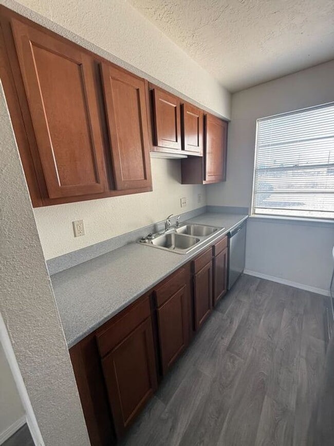 Foto del edificio - 4601 Carlisle Blvd NE